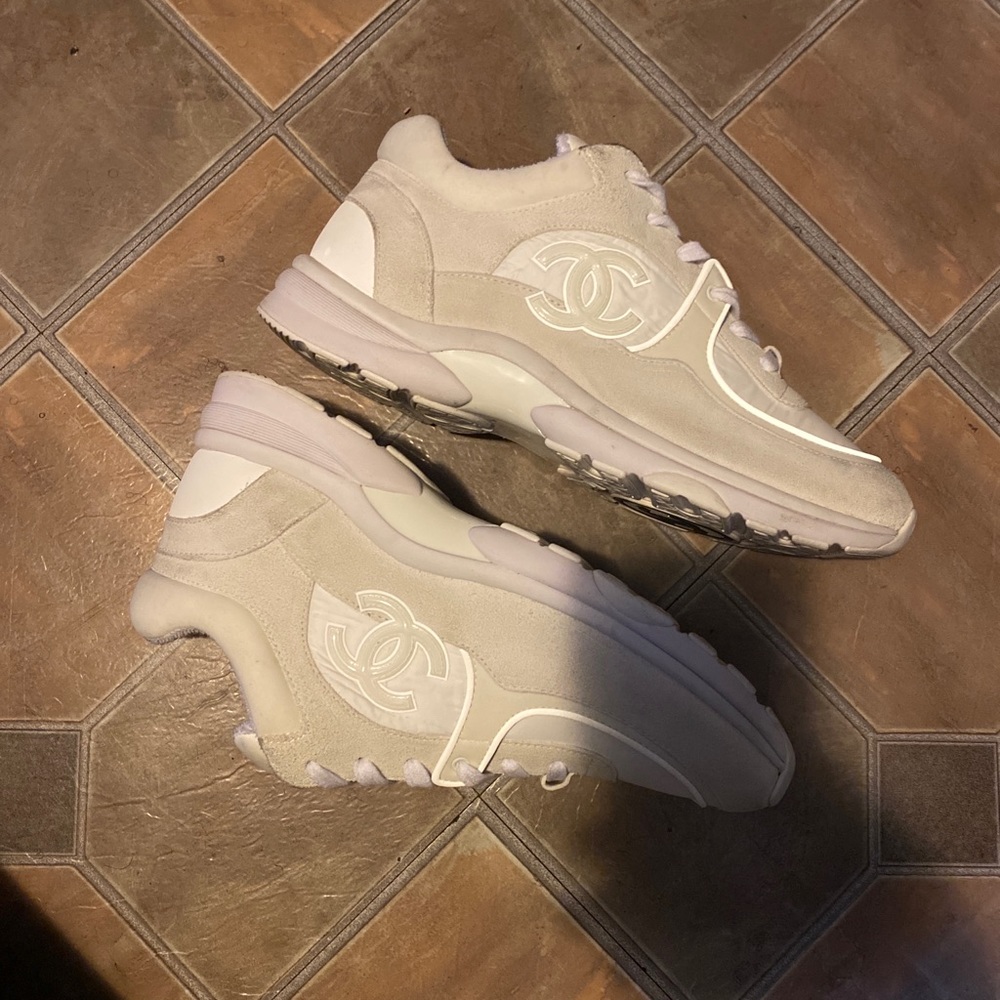 CHANEL White Men's Sneakers - Picture 4 of 8